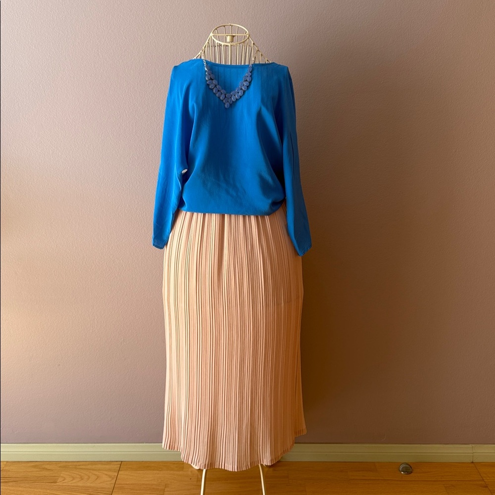 Vintage 100% Silk Top V Back